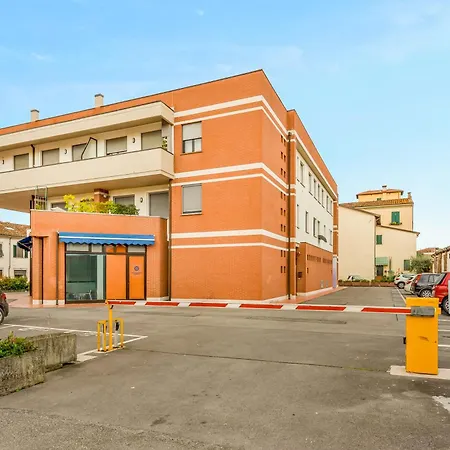 Palazzo Buccellato -lucca Station- Appartamento *